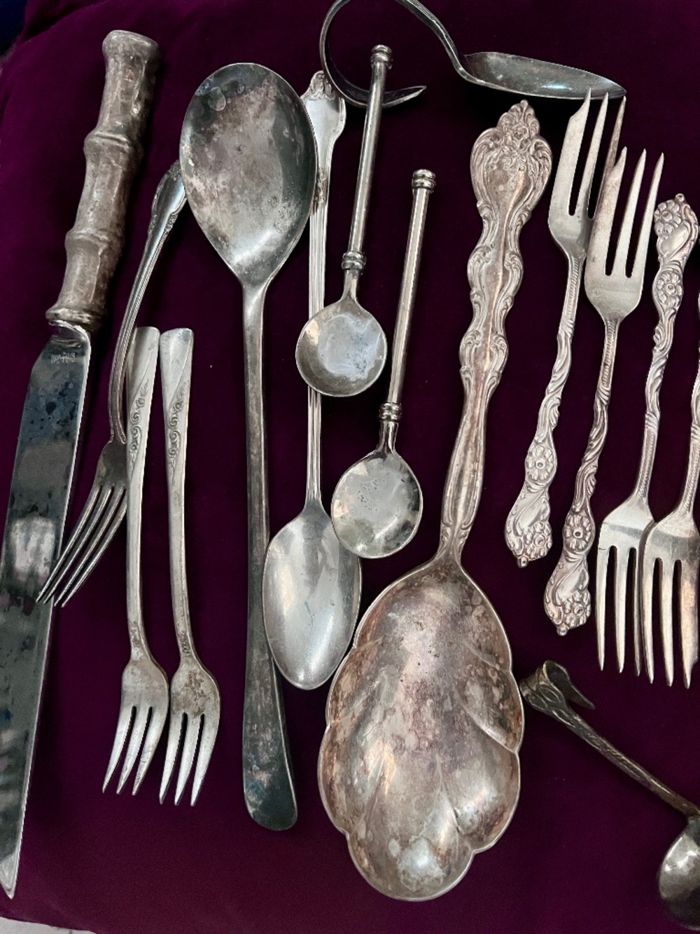 Very Vintage slilverware~ Forks and Spoons varying sizes.. one long knife.